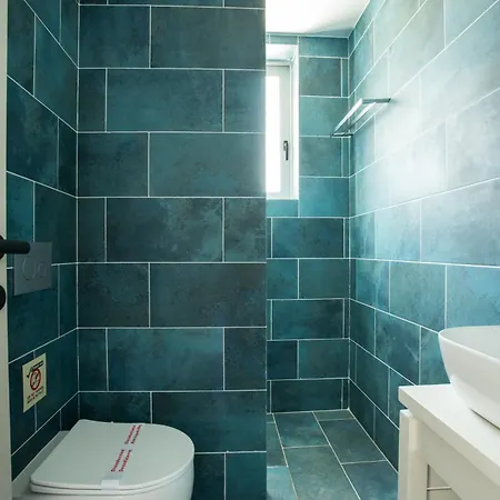 Calma Lefkada アパート